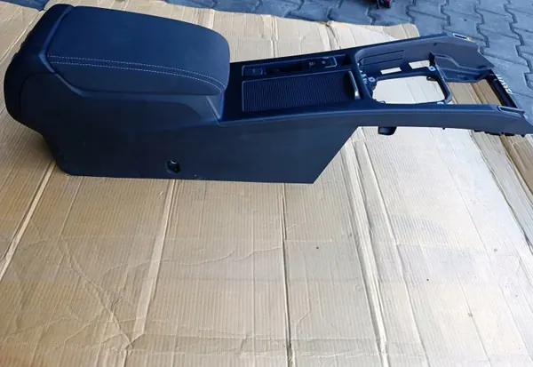 VW PASSAT B8 middenconsole met armsteun OEM image 4