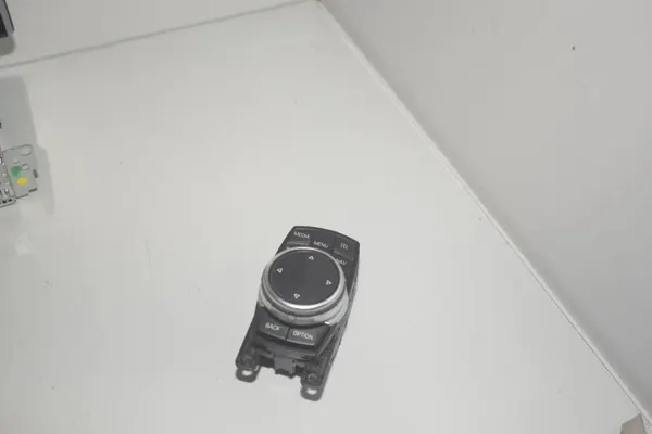 BMW OE Navigointijärjestelmä OEM 9370871 2 Active Tourerille image 4