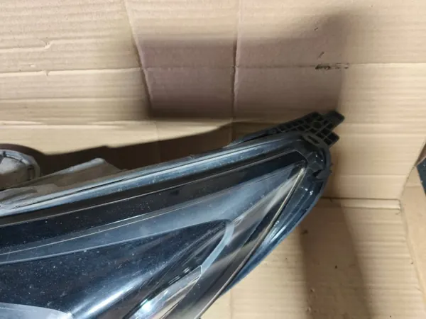 Faro delantero izquierdo Opel Astra V OEM 39077802 image 3