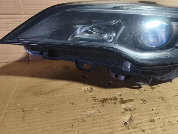 Faro delantero izquierdo Opel Astra V OEM 39077802 image 5