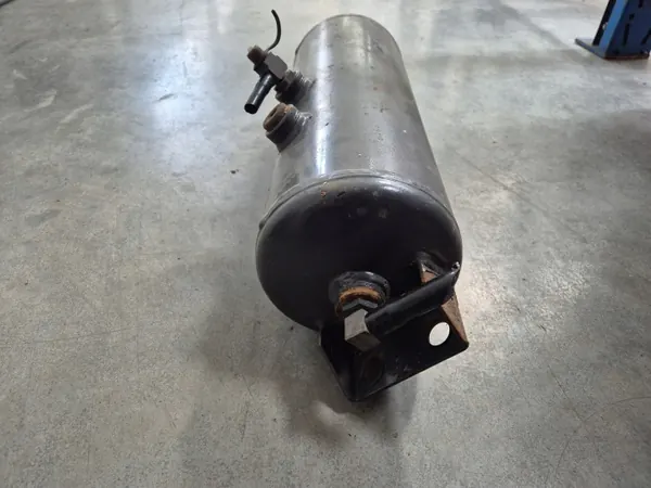 Air Tank 7.5L DAF XF 105 85 CF Euro 5 1733507 image 4