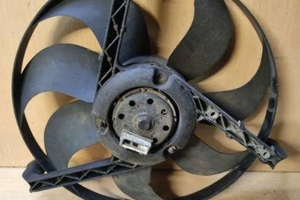 Framstötfångare VW POLO (6N2) 1.4L diesel 2001 image 2