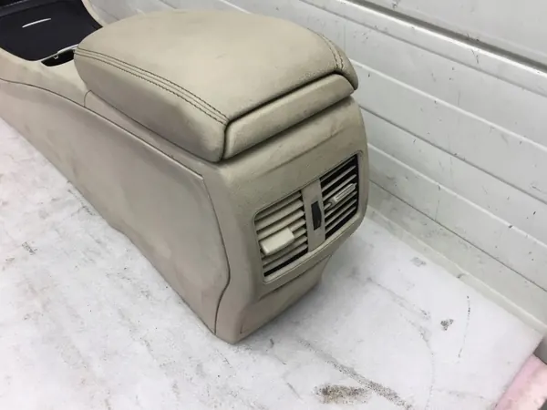 Accoudoir Mercedes CLA W117 OEM A1766804701 Cuir image 10