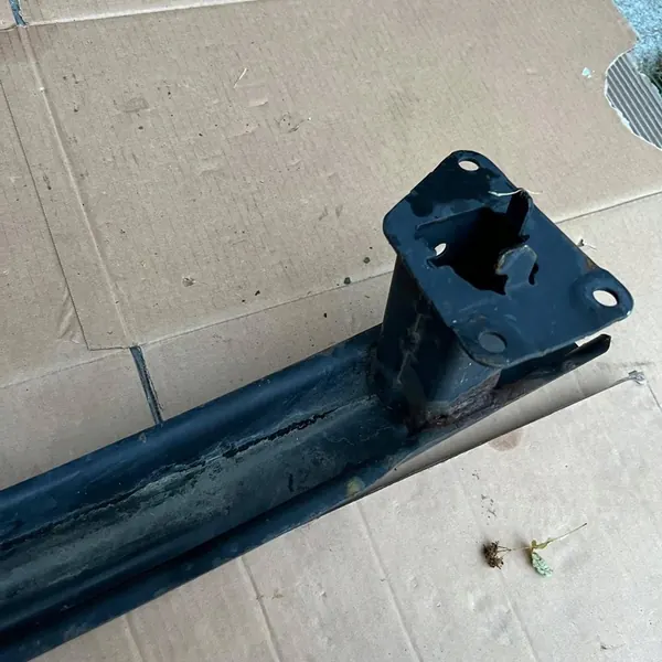 Takapuskuri vahvistus VW Touran 03-15 OEM image 8