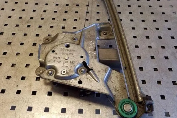 Elevador de vidro traseiro direito AUDI A6 AVANT 4A0959801C image 3