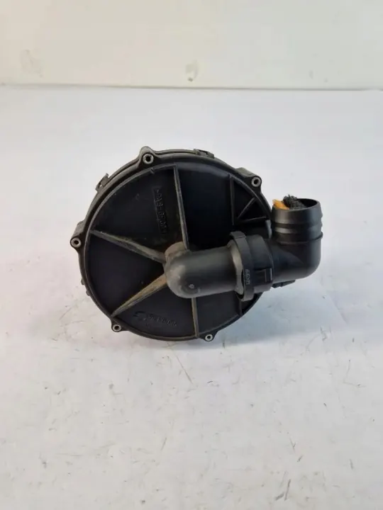 Polttoainepumppu OEM 078906601D Audi A6 2.5L Diesel image 3