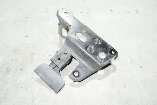 Huvlås Audi A6 4F0823480B image 3