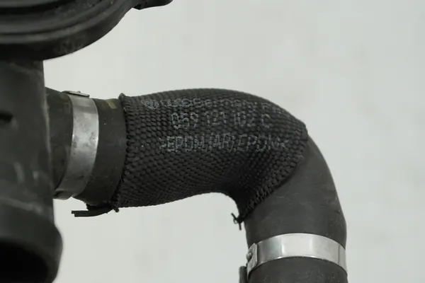 Vattenpump termostat VW Audi Porsche 3.0 TDI 059121004J image 3