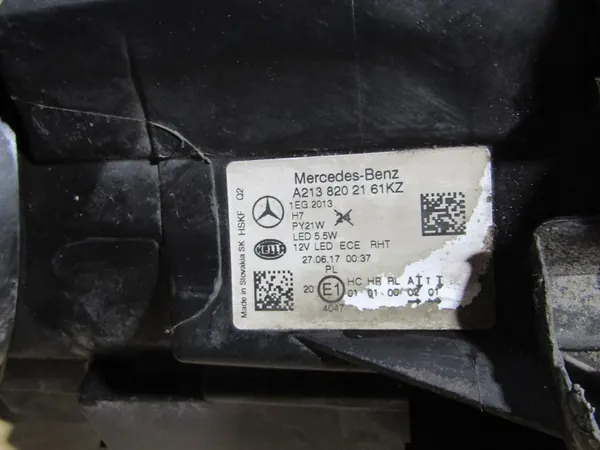 Linker koplamp Mercedes W213 image 6