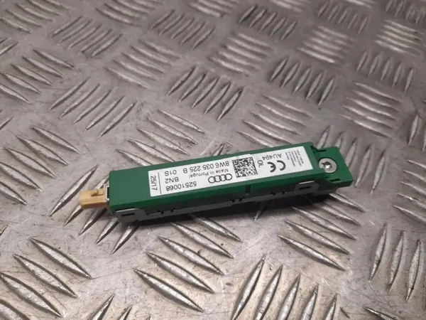 Audi OE 8W6035225B Antennenverstärker - Gebraucht image 3