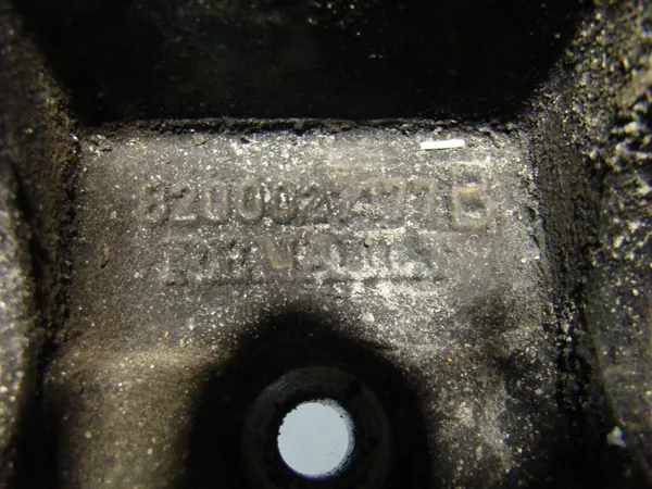 Antriebswellenstütze OEM PODPO8200027177 Gebraucht image 3