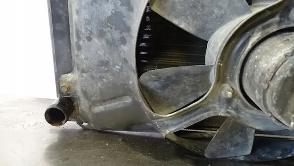 Vattenkylare Fläkt Volkswagen Golf II 1.6 OEM 191959455H image 9