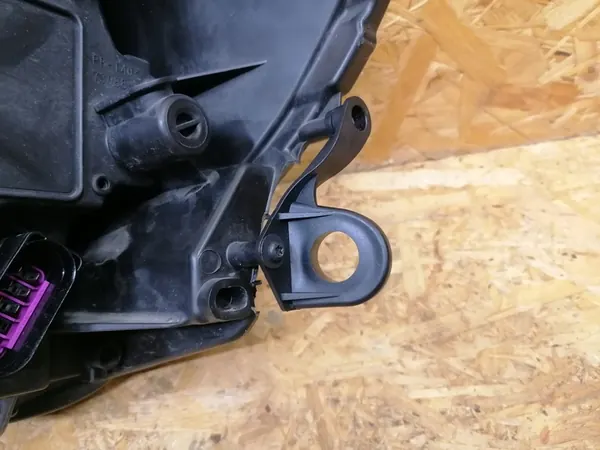 Farol direito Skoda Fabia II 2010-2014 OEM KMR934 image 4