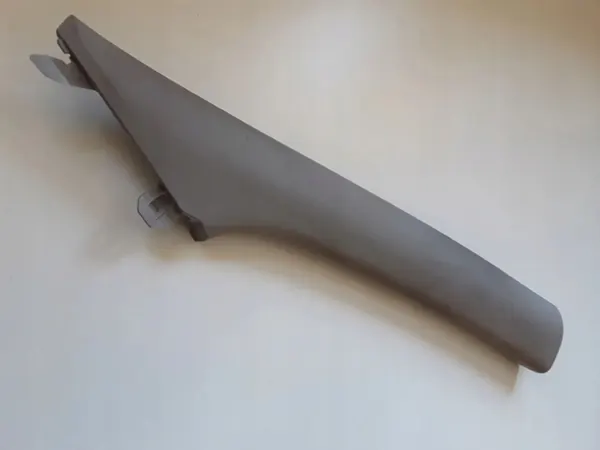 Moldura de pilar Hyundai Ioniq OEM 85820G2000 - Usado image 2