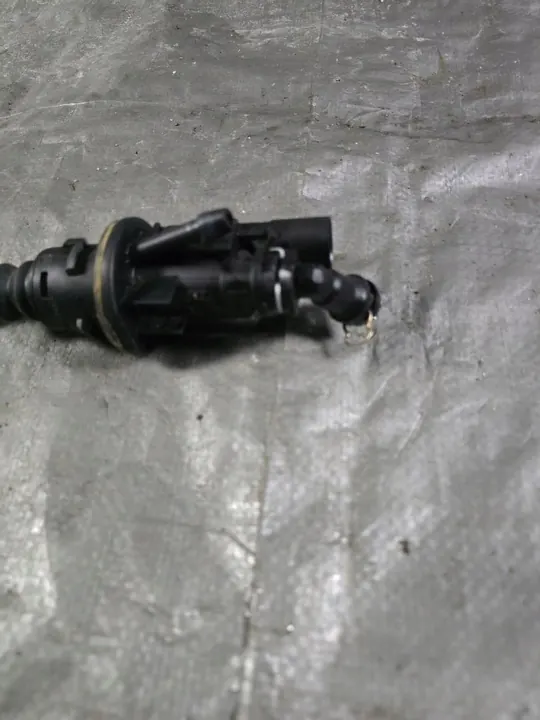 Audi A4 B9 A5 Kytkinpumpun anturi 8K0907658H image 3