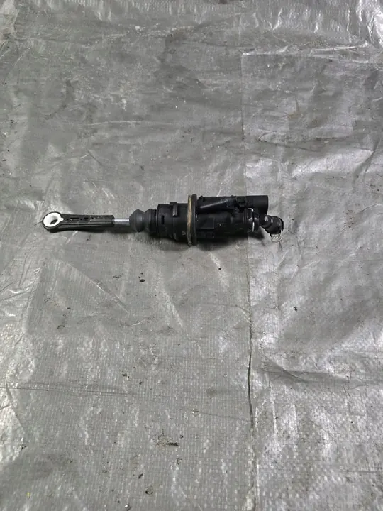 Audi A4 B9 A5 Kytkinpumpun anturi 8K0907658H image 4