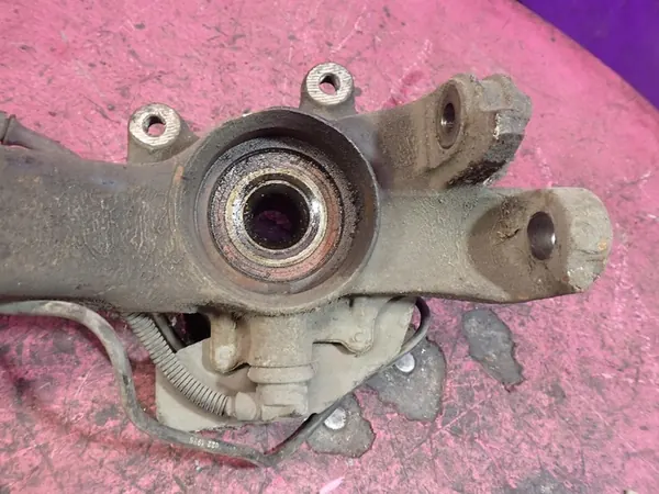 VW PASSAT B5 96-00 Mozzo Anteriore Destro ABS 8D0407258S image 6