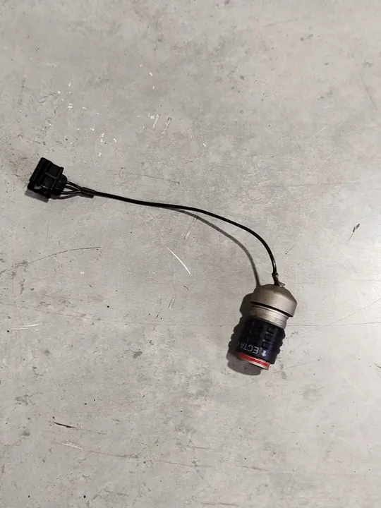 Klema pirotechniczna Volkswagen Touareg II image 1