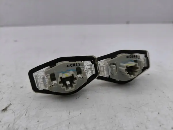 Luz da placa traseira Honda CR-V 2013 OEM AMD125593 image 4