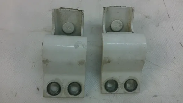 VW Caddy III Lift Sarana OEM ANTERCENTRUM BAGAŻNIK image 2