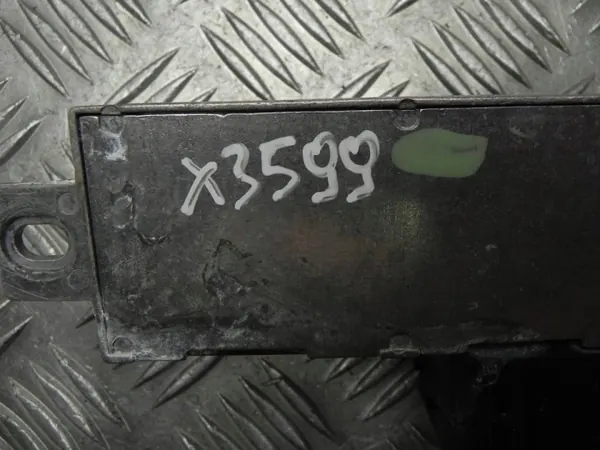 Relais OEM 296103254R voor Renault ZOE 2016 image 3