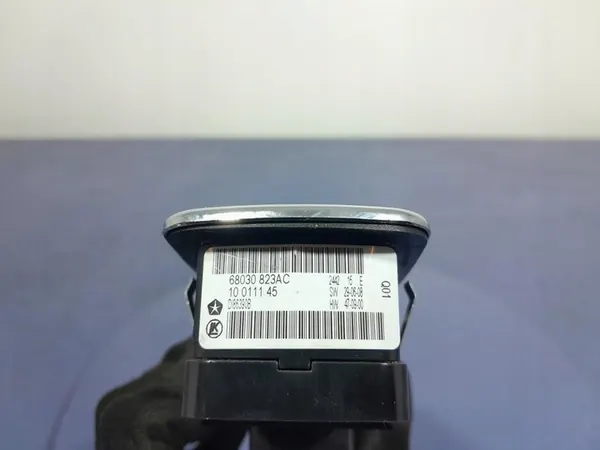 Jeep Grand Cherokee WK2 Fensterheber Schalter Vorne Links EU 68030823AC image 4