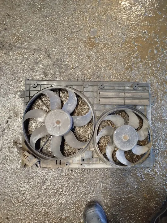Radiatorventilator OEM 3C0959455F voor VW Passat B6 2.0 TDI image 2