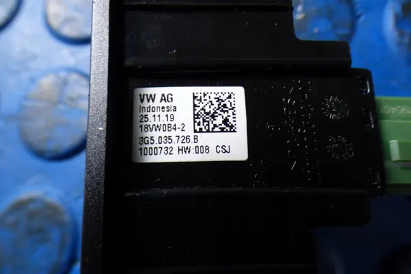 Tomada USB OEM 3G5035726B para Volkswagen Passat B8 image 4