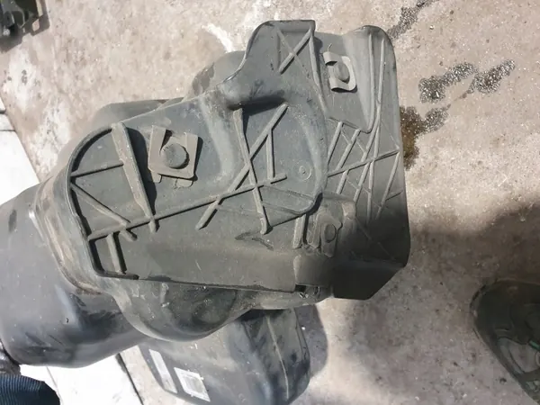 Tanque AdBlue usado OEM 5803236615 para Iveco DAILY VI image 3
