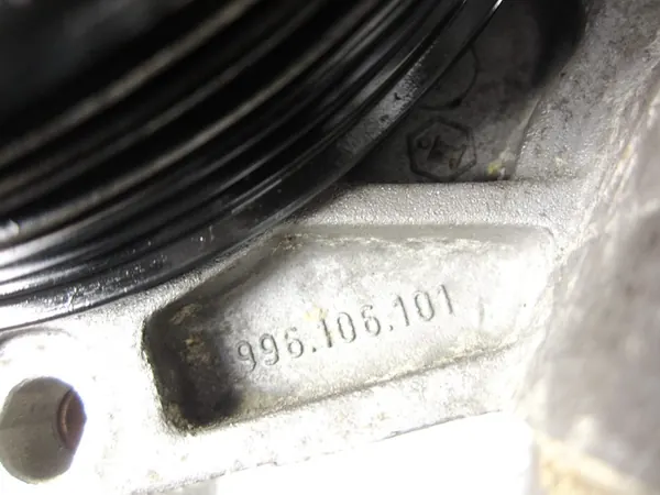 Waterpomp Porsche Boxster 986 996 911 image 3