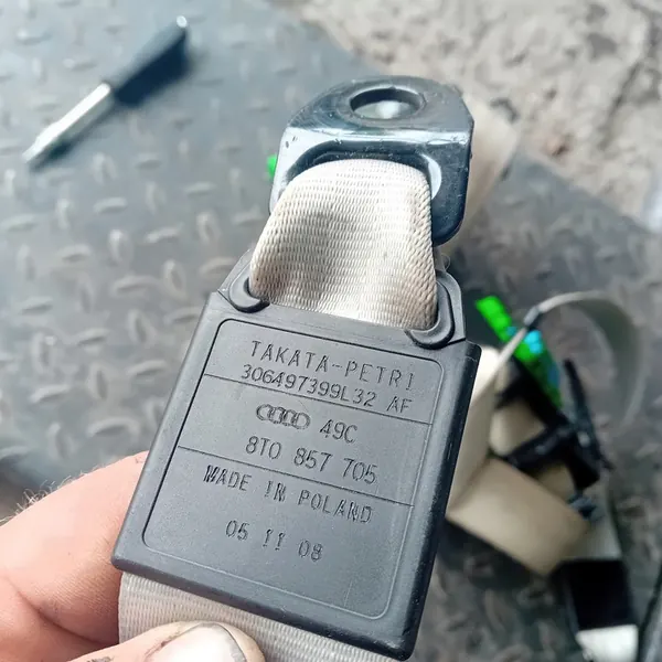 AUDI A5 8T Front Seat Belts Set 8T0857705 image 3