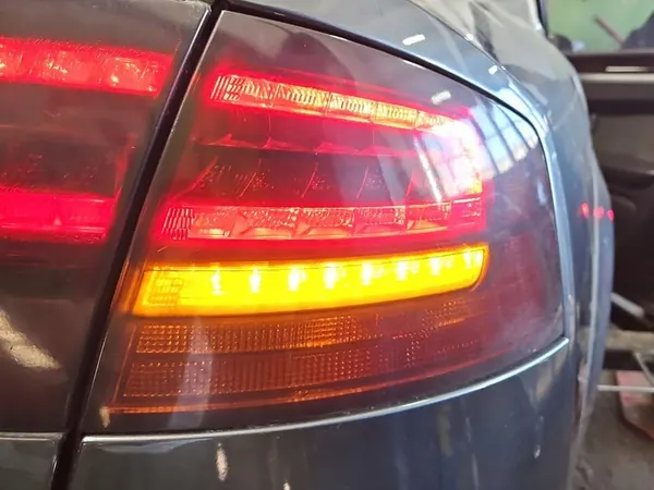 Luz Trasera Derecha Audi A8 D3 Sedán LED 05-09 4E0945096H image 2