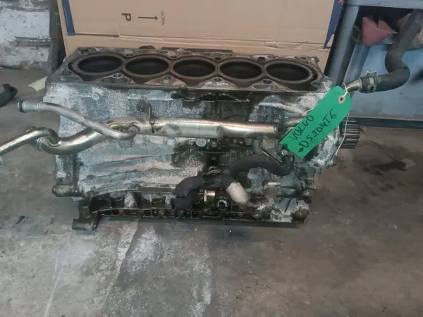 Begagnad Volvo Motorblock D5204T6 för V40 II 2.0 D image 2