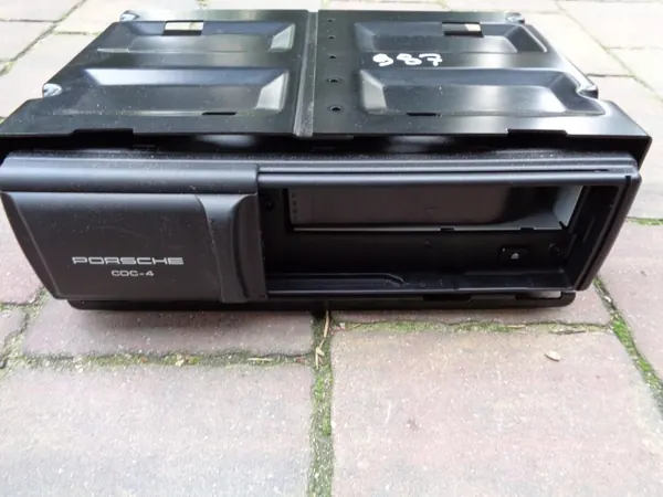 Porsche CD/DVD-vaihtaja OEM 99764514003 (2005-2007) image 2