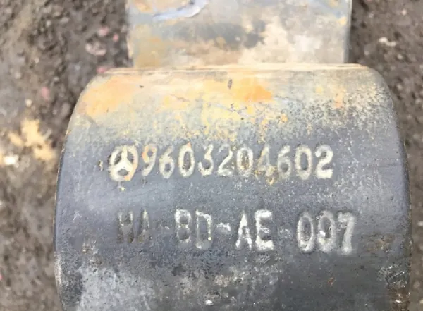 Blattfeder vorne rechts OEM A9603204602 - Gebraucht image 3