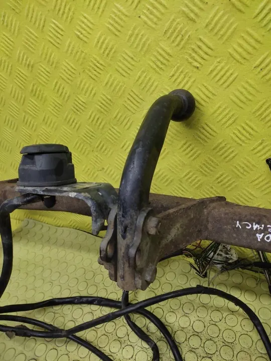 Reboque Mazda Premacy image 3