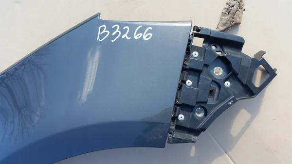 Parafango Anteriore Destro Opel Astra J OEM 13390003 image 3