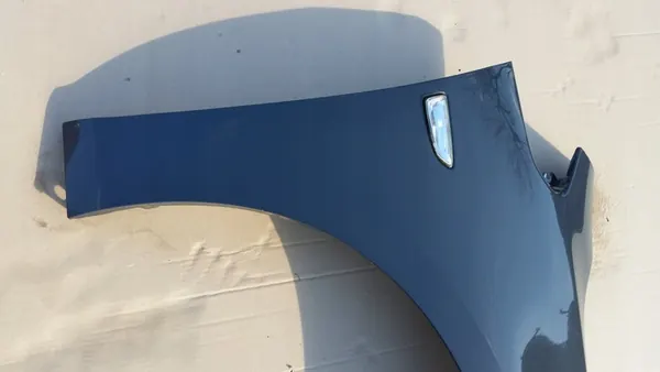 Parafango Anteriore Destro Opel Astra J OEM 13390003 image 4