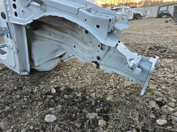 Volvo XC40 II fram kvartpanel höger OEM 614 17r. image 3