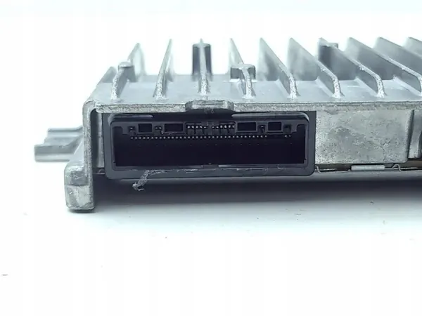 Land Rover Range Rover Velar 2021 Förstärkare OEM M8A219J249BE image 5