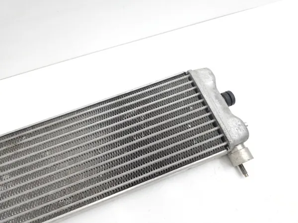 BMW 8 G14 2023 Radiador de óleo image 7