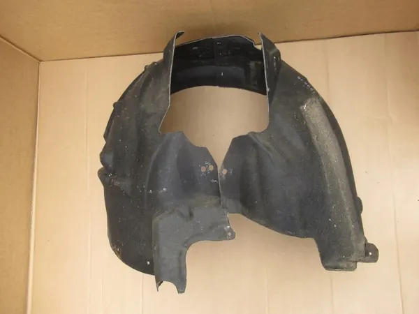 AUDI A5 8T Front Right Wheel Arch 8T0821172M image 3