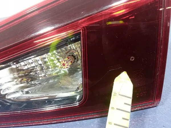 Mazda 3 III BM Sedán Luz Interior Trasera Derecha image 10