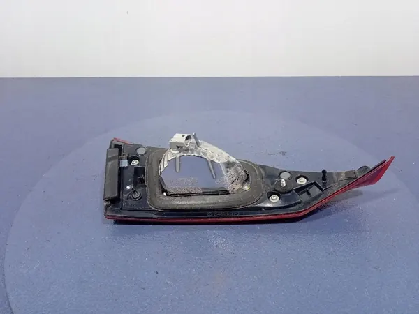 Mazda 3 III BM Sedán Luz Interior Trasera Derecha image 3