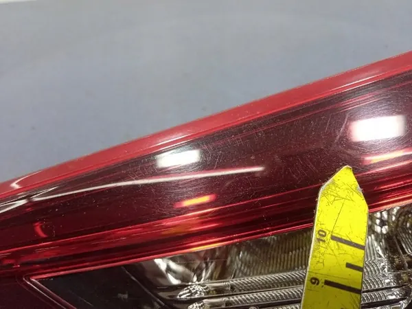 Mazda 3 III BM Sedán Luz Interior Trasera Derecha image 7