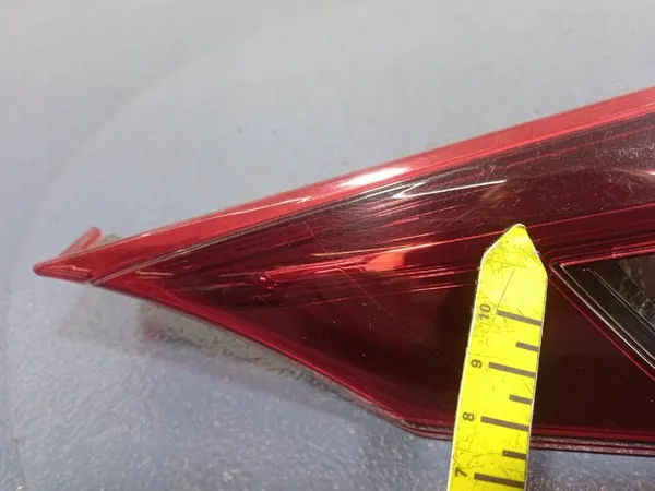 Mazda 3 III BM Sedán Luz Interior Trasera Derecha image 8