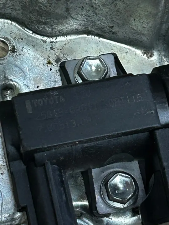 Válvula de vacío OEM 70051308 para Toyota Avensis II 2.0/2.2 D4D image 4