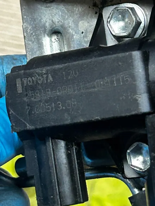 Válvula de vacío OEM 70051308 para Toyota Avensis II 2.0/2.2 D4D image 5