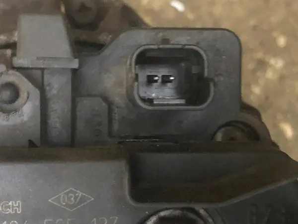 RENAULT Master Movano Trafic Alternator 2.2 2.5 DCI image 3