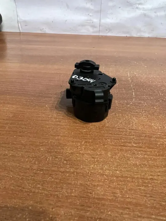 Gebrauchter BMW OE D3044 Klappenmotor für 5er E60 image 3